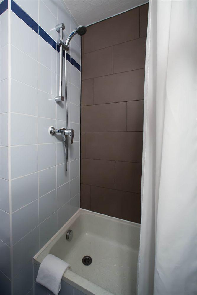 Le 2 By Hotel Akena - Nantes Beaujoire, Porte De Sainte Luce Esterno foto